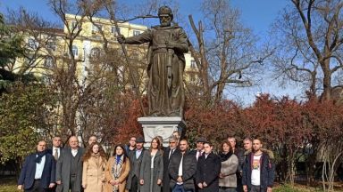 Нека покажем че не сме робско племе което може да