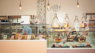 Почивният неделен ден създава условия за натоварен график в сладкарниците из