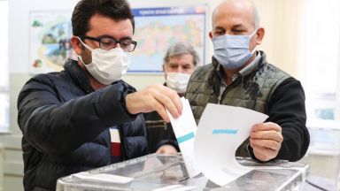 При обработени 85 42 от протоколите зад граница за изборите за