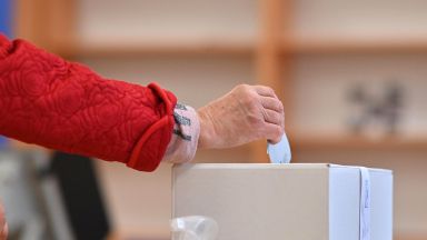 Проучване: Въпросът за второто място в предстоящите избори далеч не е решен