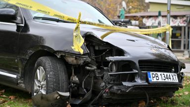 Полицията в Пловдив издирва шофьор предизвикал сериозно пътно произшествие и
