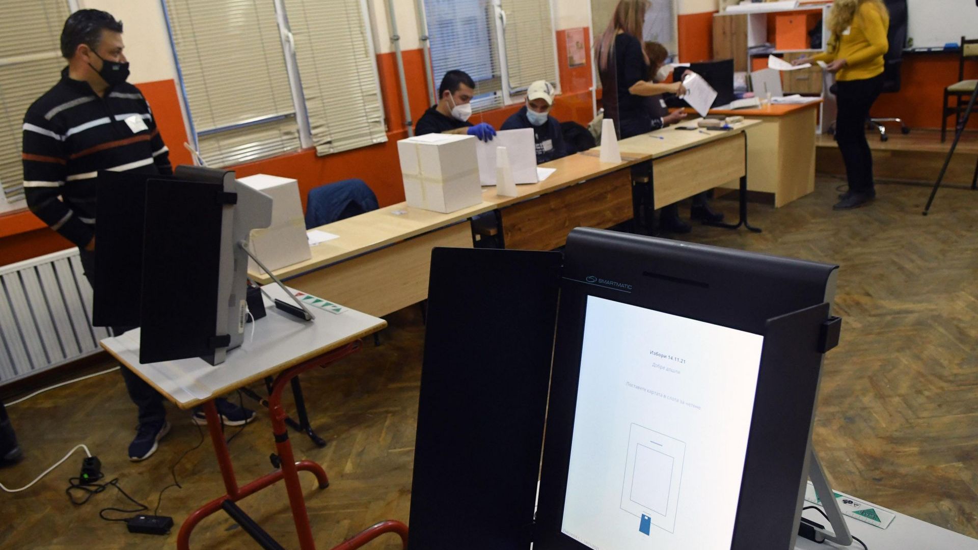 При обработени 42,85% от протоколите: ПП с 25,97%, Радев печели 49,45% от гласовете