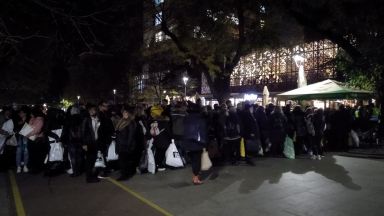 Опашки от членове на секционни избирателни комисии се извиха в