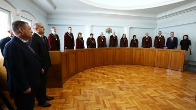 Конституционният съд образува дело по искането на президента за установяване