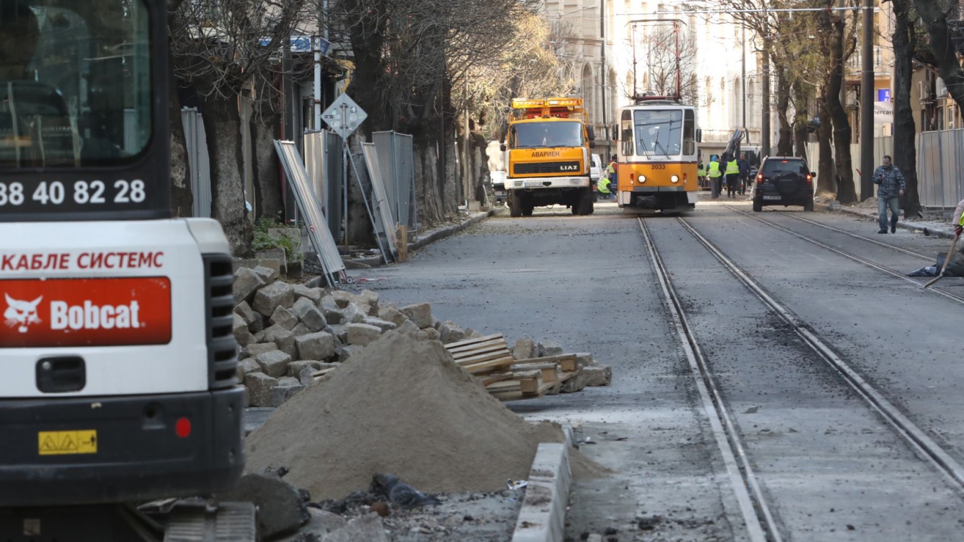 Тестов трамвай премина по ремонтираното релсово трасе на ул. "Алабин"