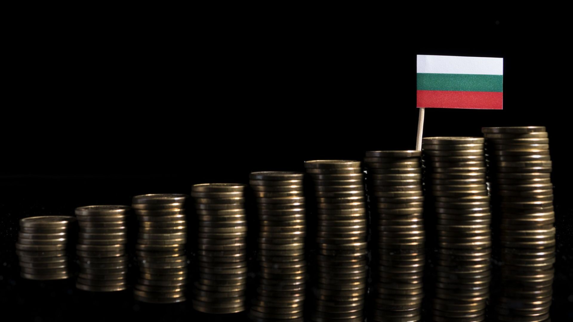 През 2022 г. България рязко отпуска дълговата спирачка с лимит от 10 млрд. лева