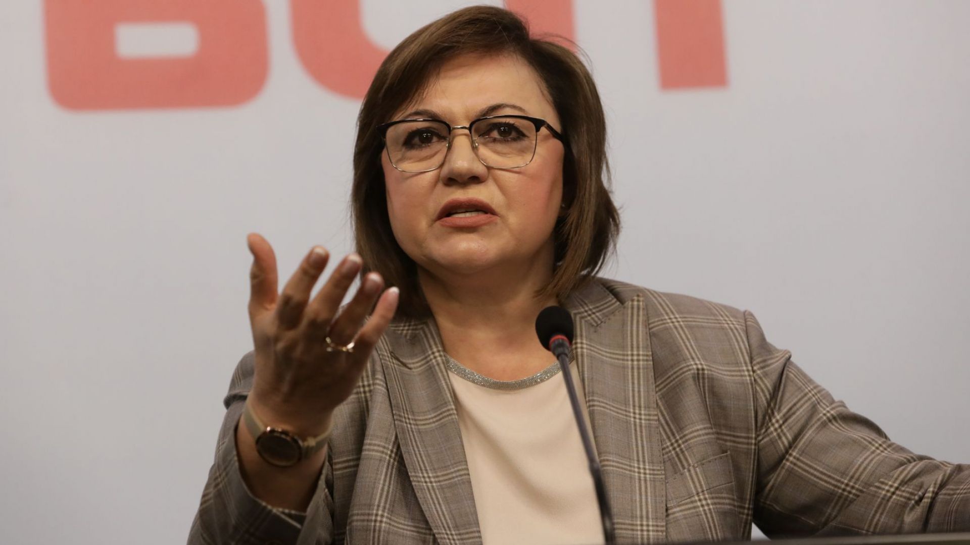 Корнелия Нинова: От 2 дни имам усещането, че Борисов управлява държавата