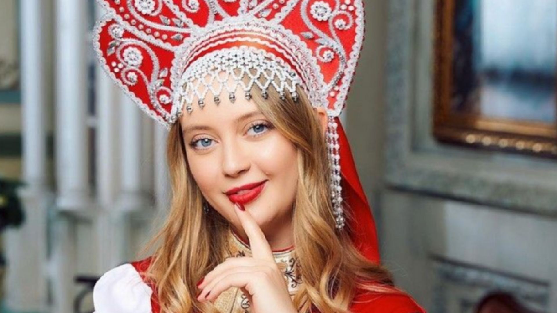 Рускиня с три деца стана най-красивата омъжена жена в света (снимки и видео)