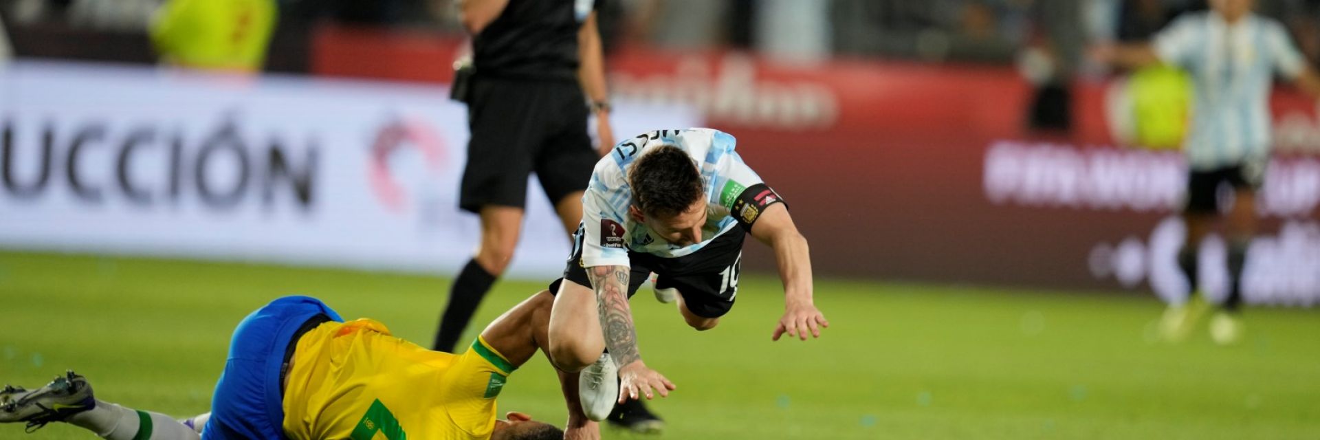 "Кърваво" 0:0 в класическото дерби стигна на Аржентина за място на Мондиала