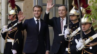 Френският президент Еманюел Макрон и италианският премиер Марио Драги ще