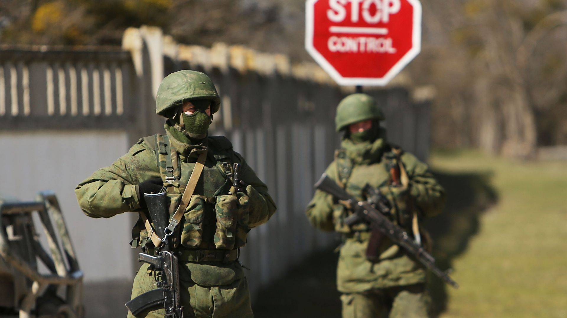 Русия обяви, че е приключила  военни маневри в Крим  и войските си заминават от полуострова
