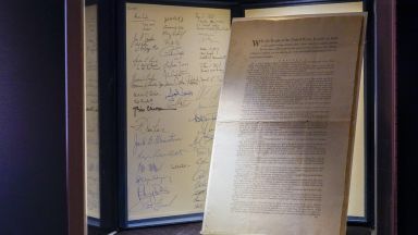 Много рядък оригинален екземпляр на американската конституция подписана на 17