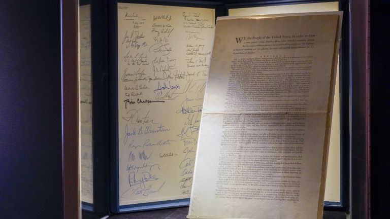 Много рядък оригинален екземпляр на американската конституция, подписана на 17