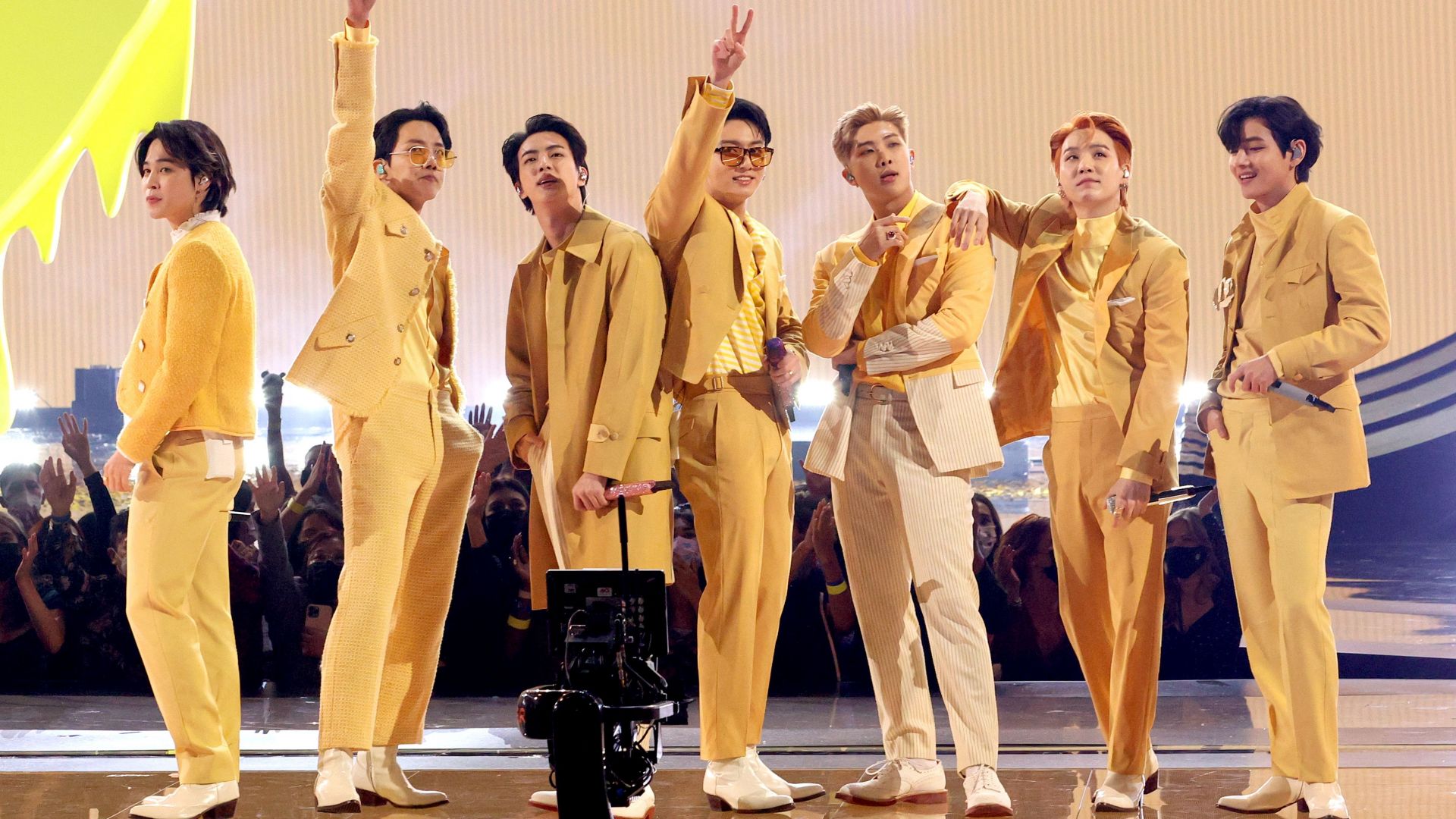 Корейската банда BTS триумфира на Американските музикални награди