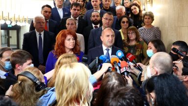 Румен Радев и Илияна Йотова печелят втория тур от изборите
