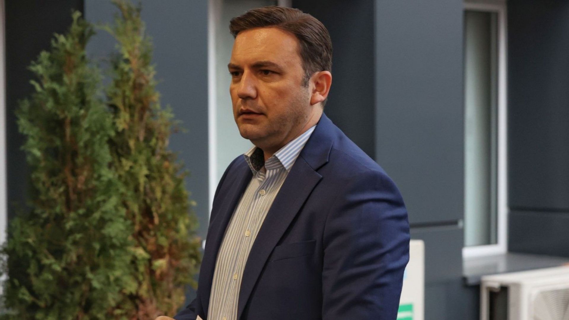 Македонският външен министър: Всички чакаме България да отмени ветото