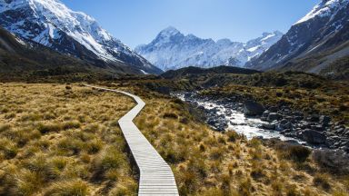 Нова Зеландия отваря за туристи през април, но дори тогава карантината остава