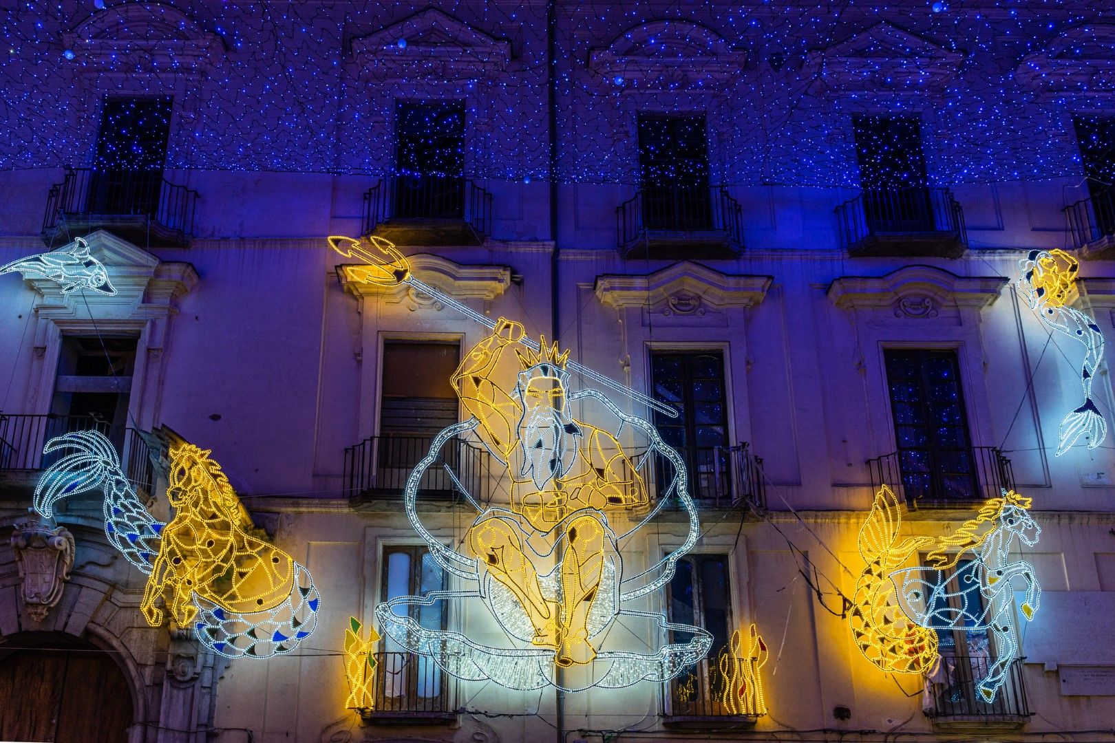 Салерно празнува Коледа с фестивал на светлинното изкуство