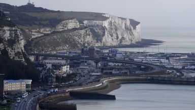 Деца и бременни жени са сред най малко 27 те мигранти загинали