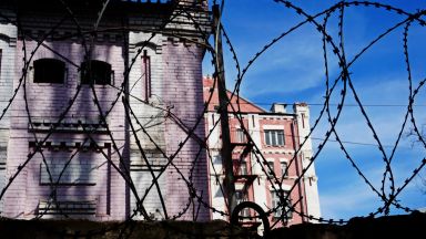 Журналисти от най стария вестник в Беларус бяха осъдени на затвор