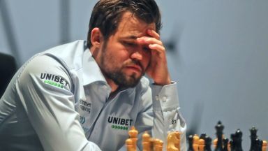 Ирански вундеркинд, китаец и азер посягат към короната на Карлсен в шаха