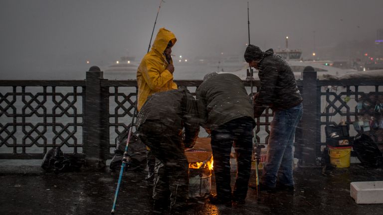Четирима души загинаха и 19 бяха ранени при инциденти, предизвикани
