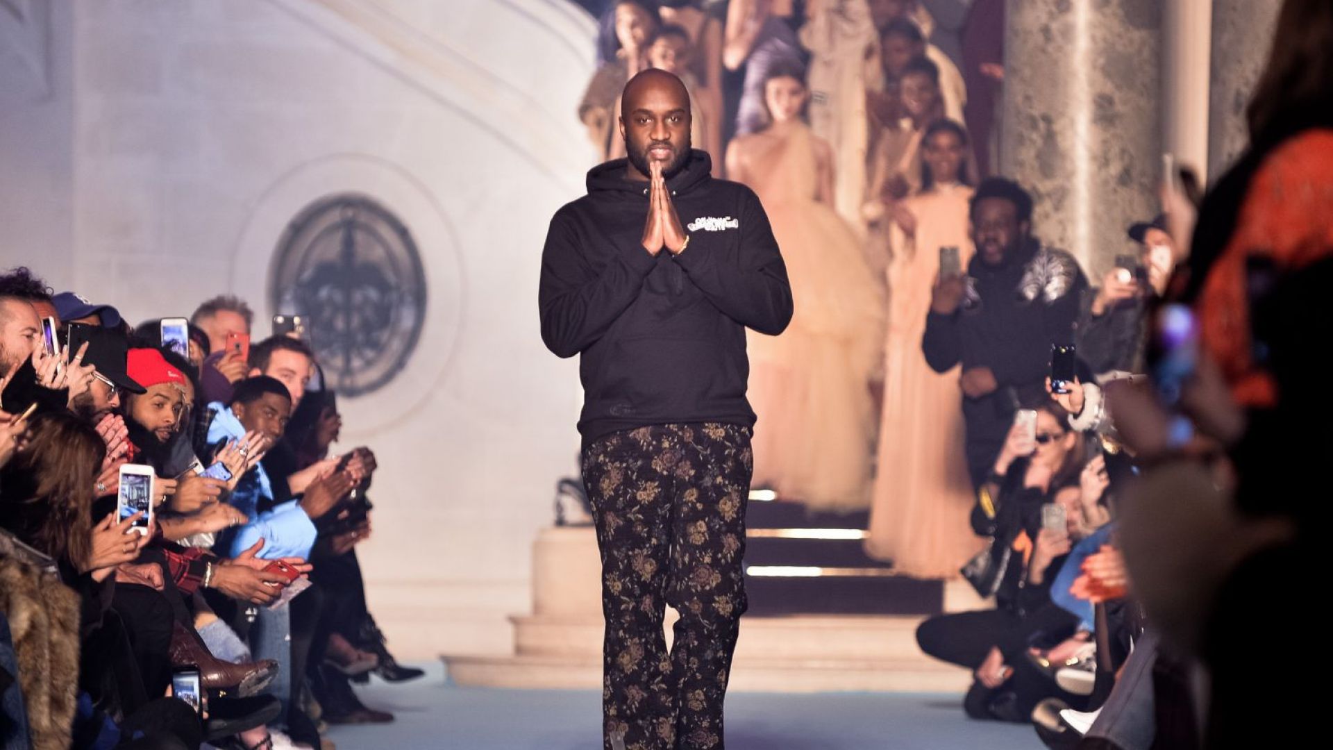 Звезди отдадоха почит на починалия дизайнер Върджил Абло на Британските модни награди