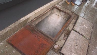 Бременна жена пропадна в шахта до Централна поща в София