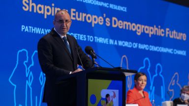 Устойчивото демографско развитие е основна движеща сила на социалния икономическия