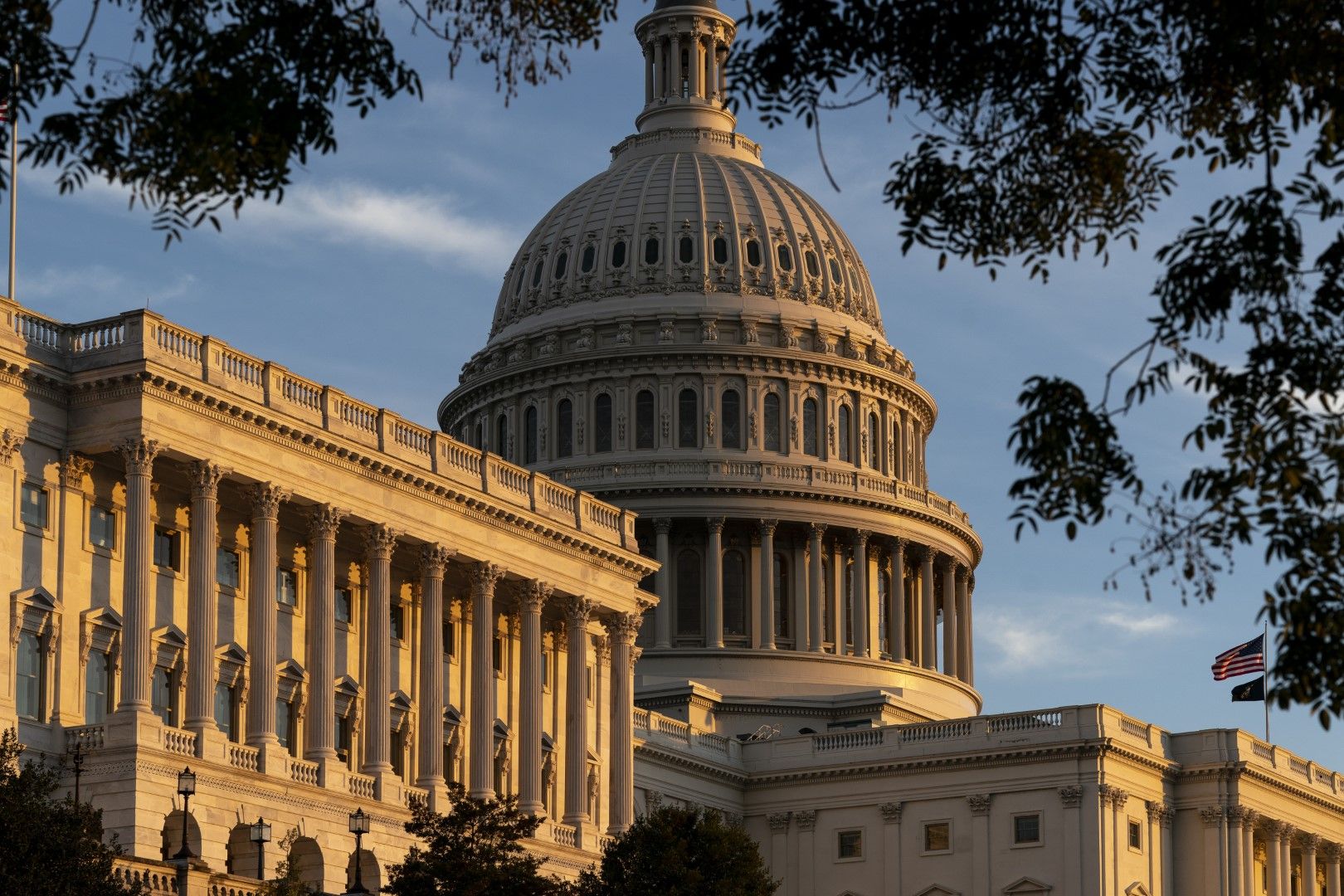 Конгресът на САЩ прие законопроект за временно финансиране на федералните агенции до 18 февруари