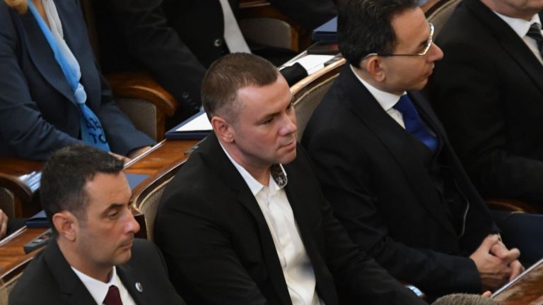 Имаше колебания дали да приема да вляза в политиката, но