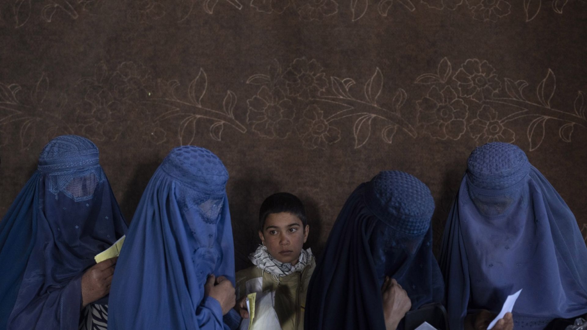 Талибански декрет: Жените не са собственост и вече ще дават съгласието си за брак
