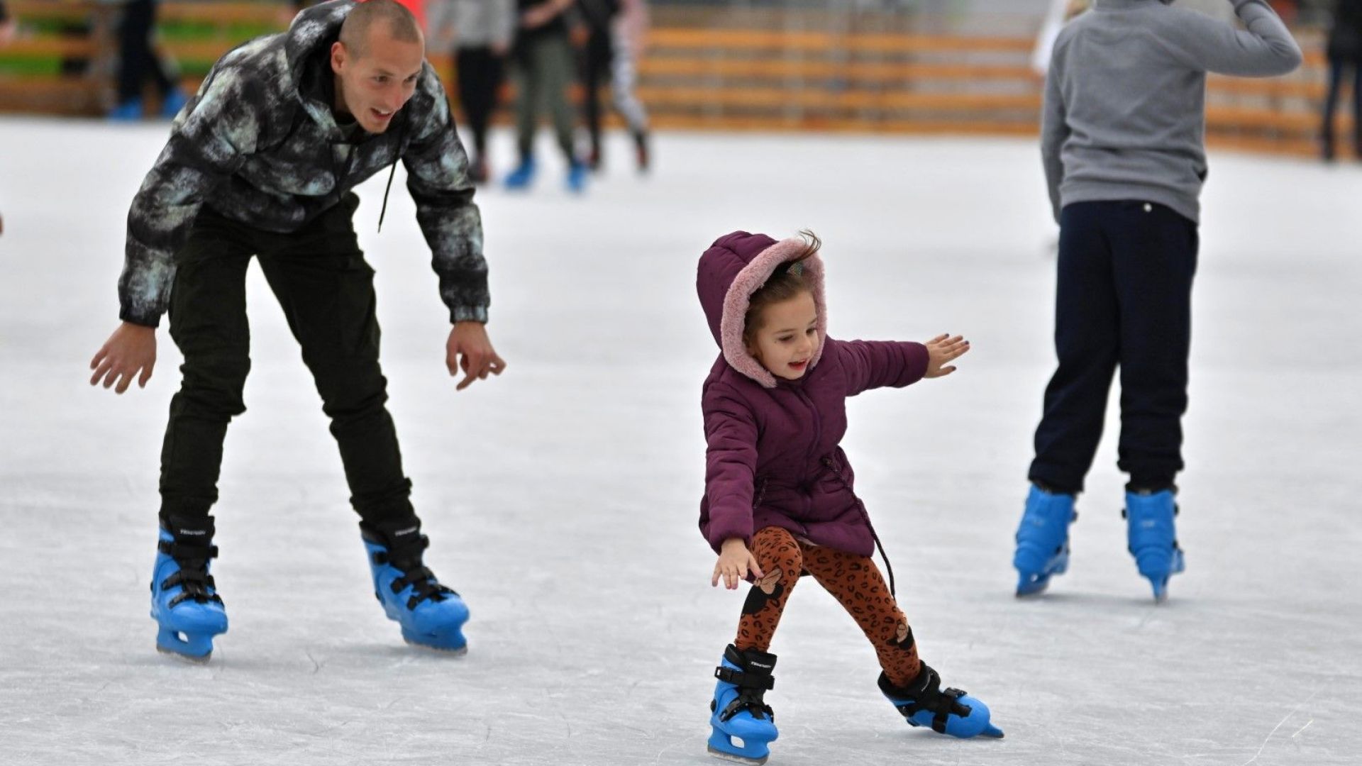 София се сдобива с най-голямата ледена пързалка на Балканите 