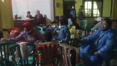 Най малко един човек загина а 41 бяха ранени след като