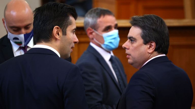 С 46% доверие и 28% недоверие, лидерът на Продължаваме промяната