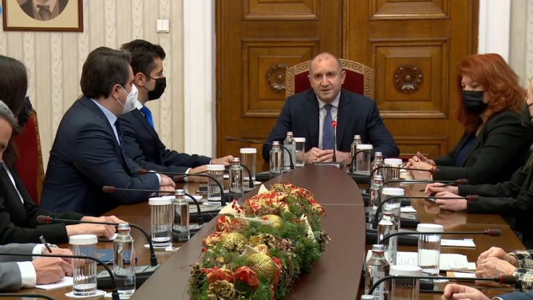 Президентът Румен Радев започна консултациите с парламентарните сили в 47-ото