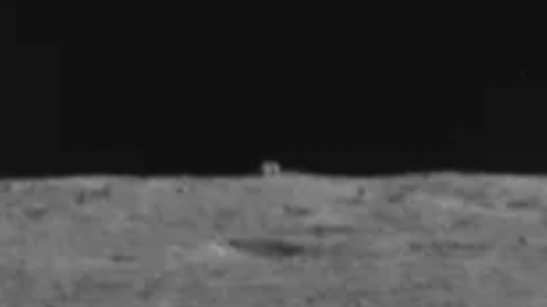 Китай засне мистериозен куб на обратната страна на Луната