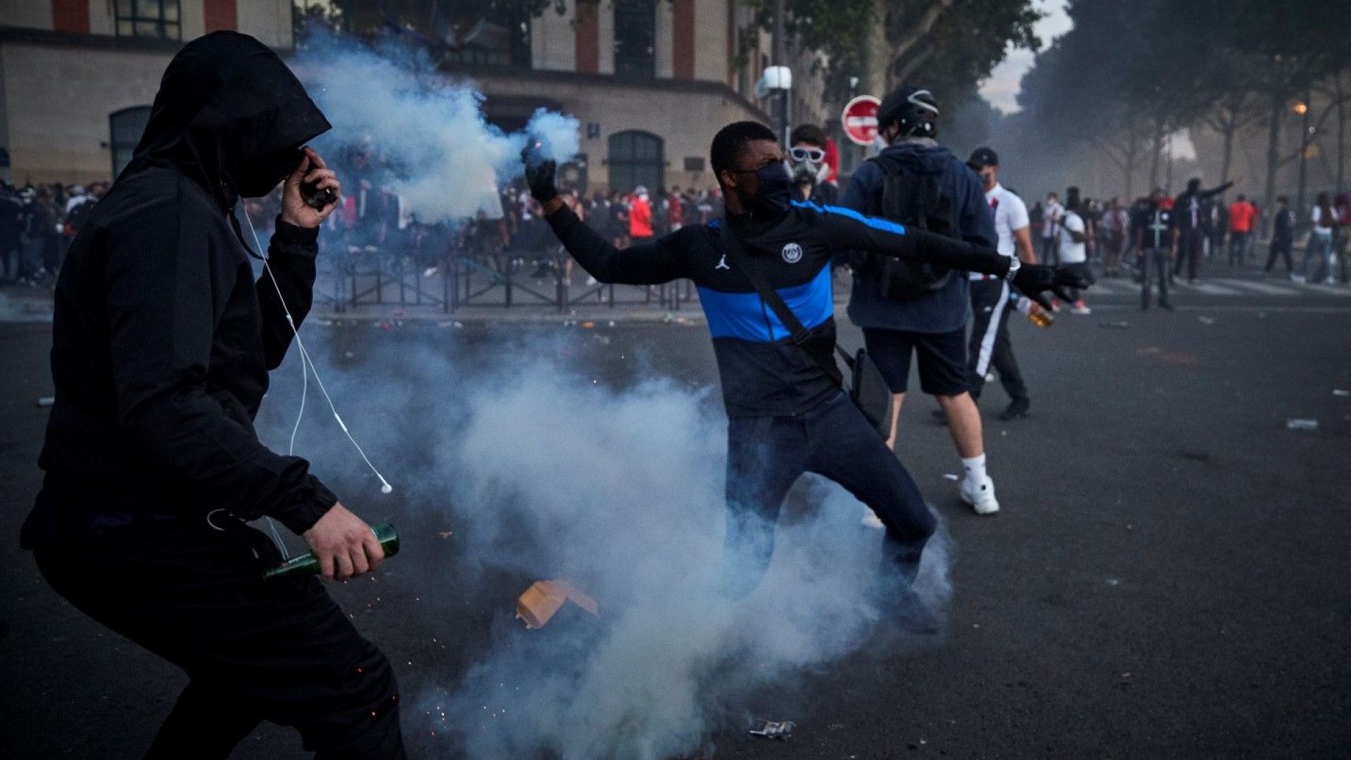 Насилие и омраза: Защо се промени до неузнаваемост лицето на френския футбол?