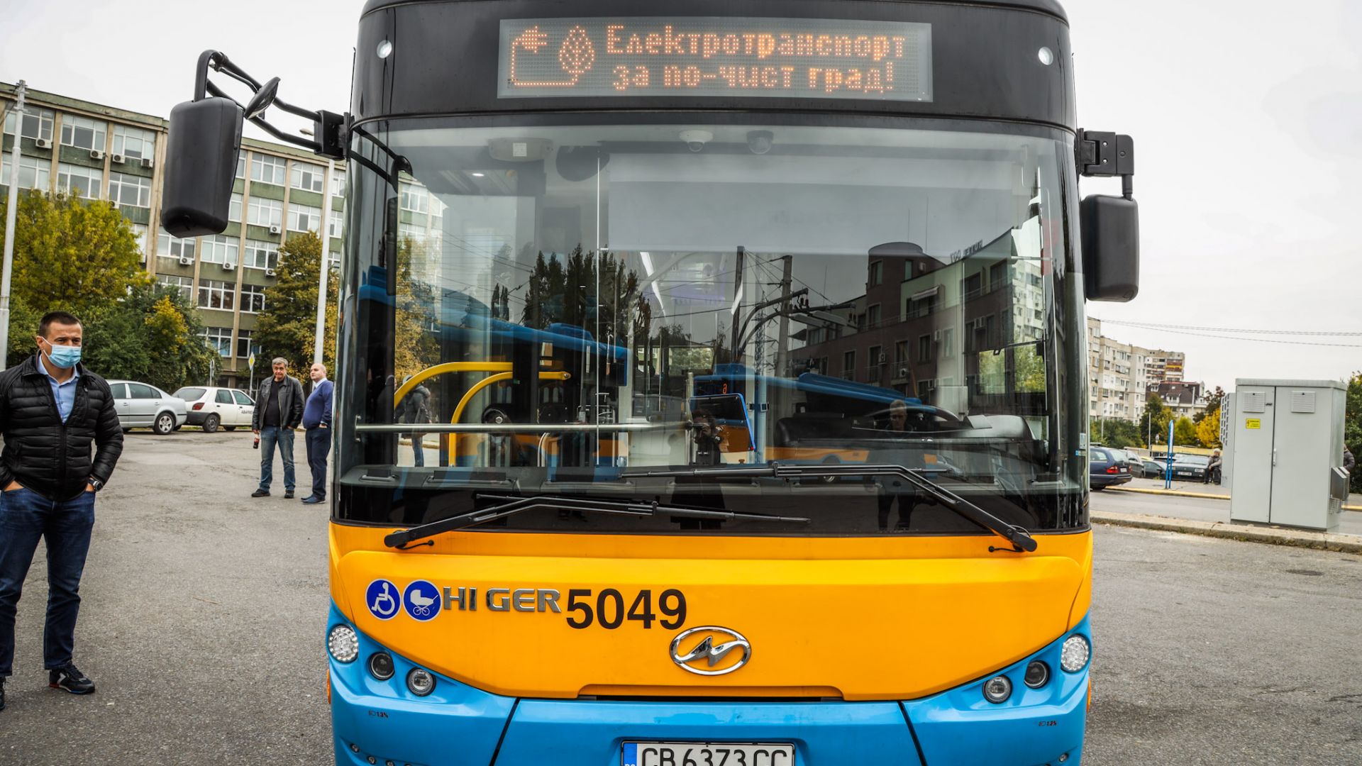 Нови електробуси сменят дизеловите автобуси по линия номер 74