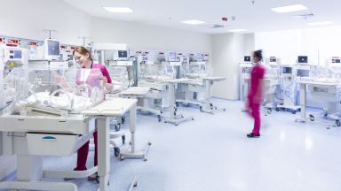 3 месечният Максимилиан се заразява с COVID 19 малко след раждането си