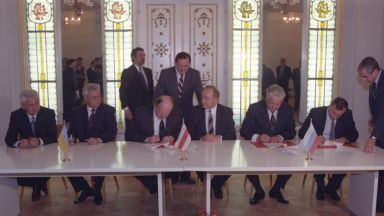 Когато на 8 декември 1991 г лидерите на трите славянски