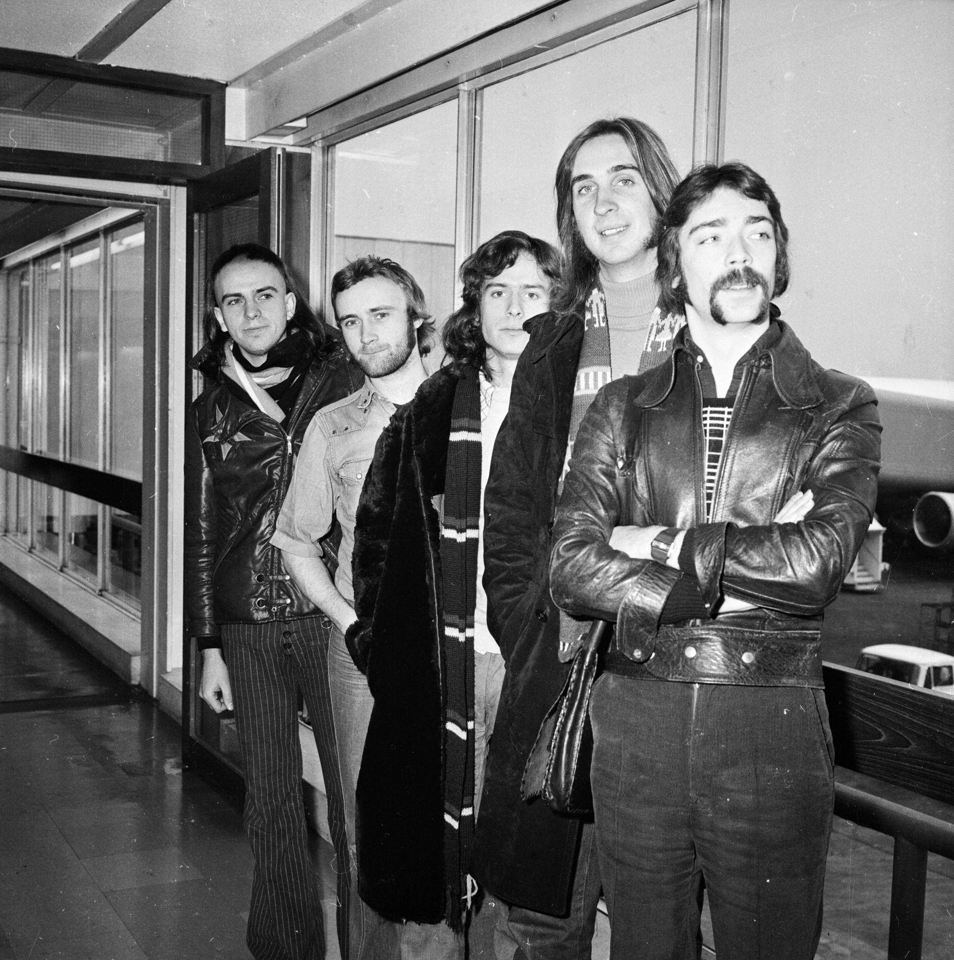 "Дженезис" през 1974 година - Питър Гейбриъл, Фил Колинс, Тони Банкс,  Майк Ръдърфорд, Стив Хакет
