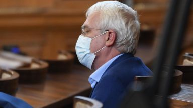 Националната здравноосигурителна каса НЗОК няма да завърши годината с дефицит