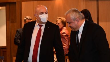  Гешев и Демерджиев сблъскаха позиции за спецпрокуратурата на конгрес в „ Бояна “ 