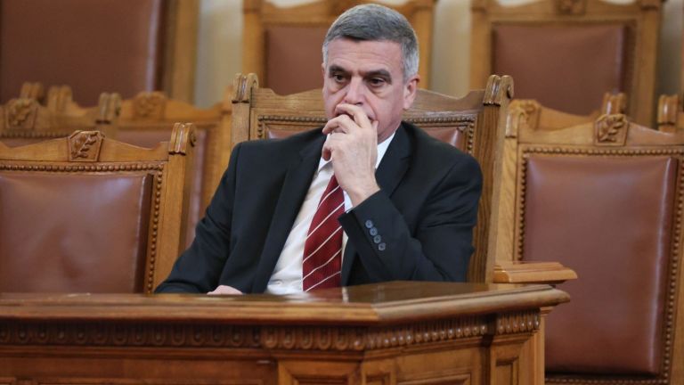 Имал съм предварителен разговор, но нека да изчакаме първо да