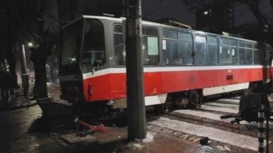 Трамвай по линията 22 дерайлира тази сутрин пред 18 СУ