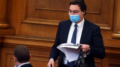 Социалистът Крум Зарков също на свой ред след Костадин Паскалев