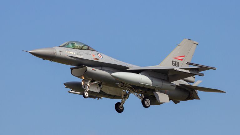 Румъния ще купи 32 самолета Ф-16 втора ръка от Норвегия