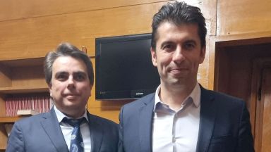 В кореспонденции от София световните агенции анализират постигнатото коалиционно споразумение