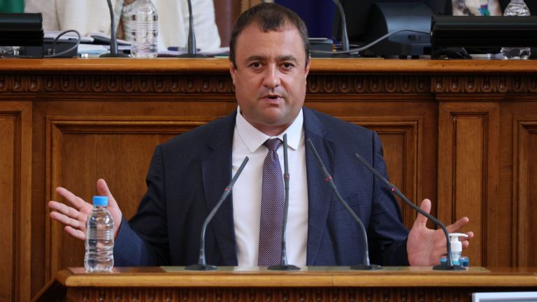 Министърът на земеделието уволни целия борд на "Напоителни системи"